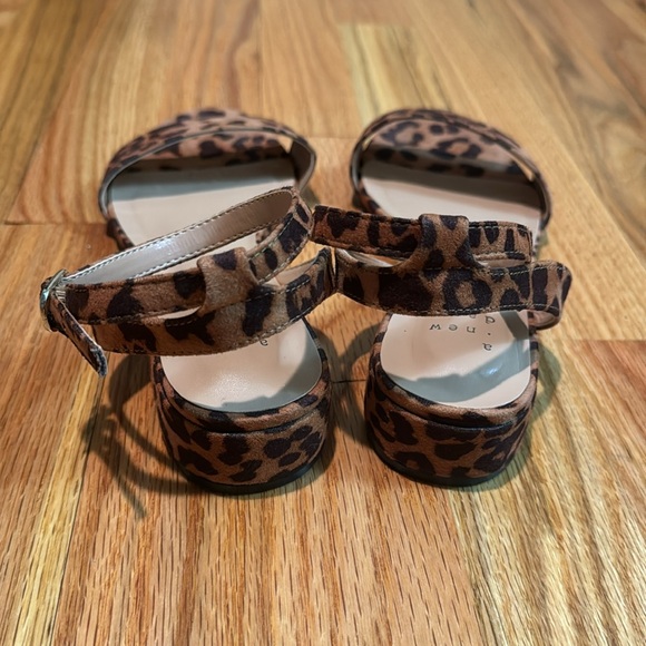 A New Day cheetah print sandals size 6.5 - Picture 3 of 7